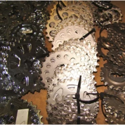 Lot Important De 1200 Pignons Miche Pour Shimano Et Campagnolo -Pièces Boutique lot important de 1200 pignons miche pour shimano et campagnolo 7